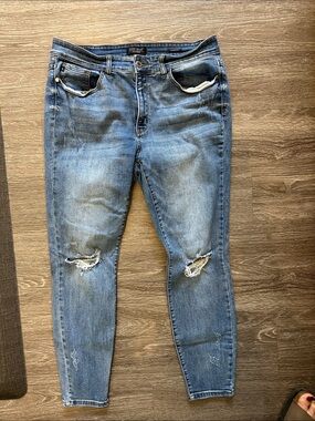 Judy Blue Light Blue Distressed Skinny Jeans